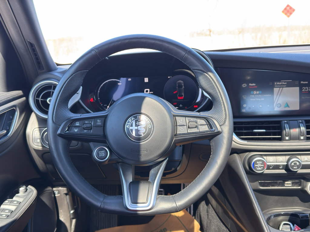 Used 2024 Alfa Romeo Giulia Veloce AWD/4WD image 32