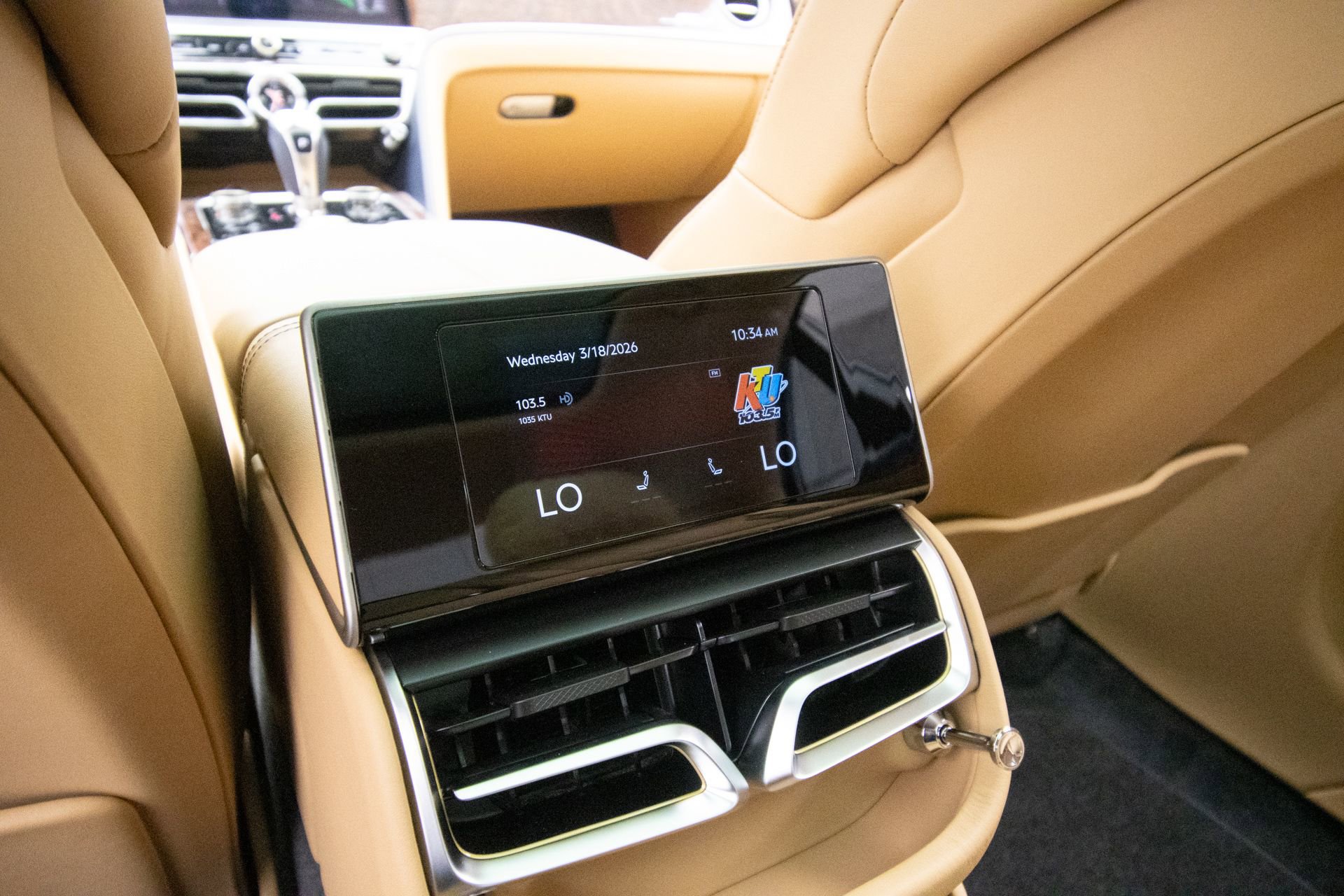 New 2026 Bentley Flying Spur Plug-In Hybrid AWD/4WD image 38
