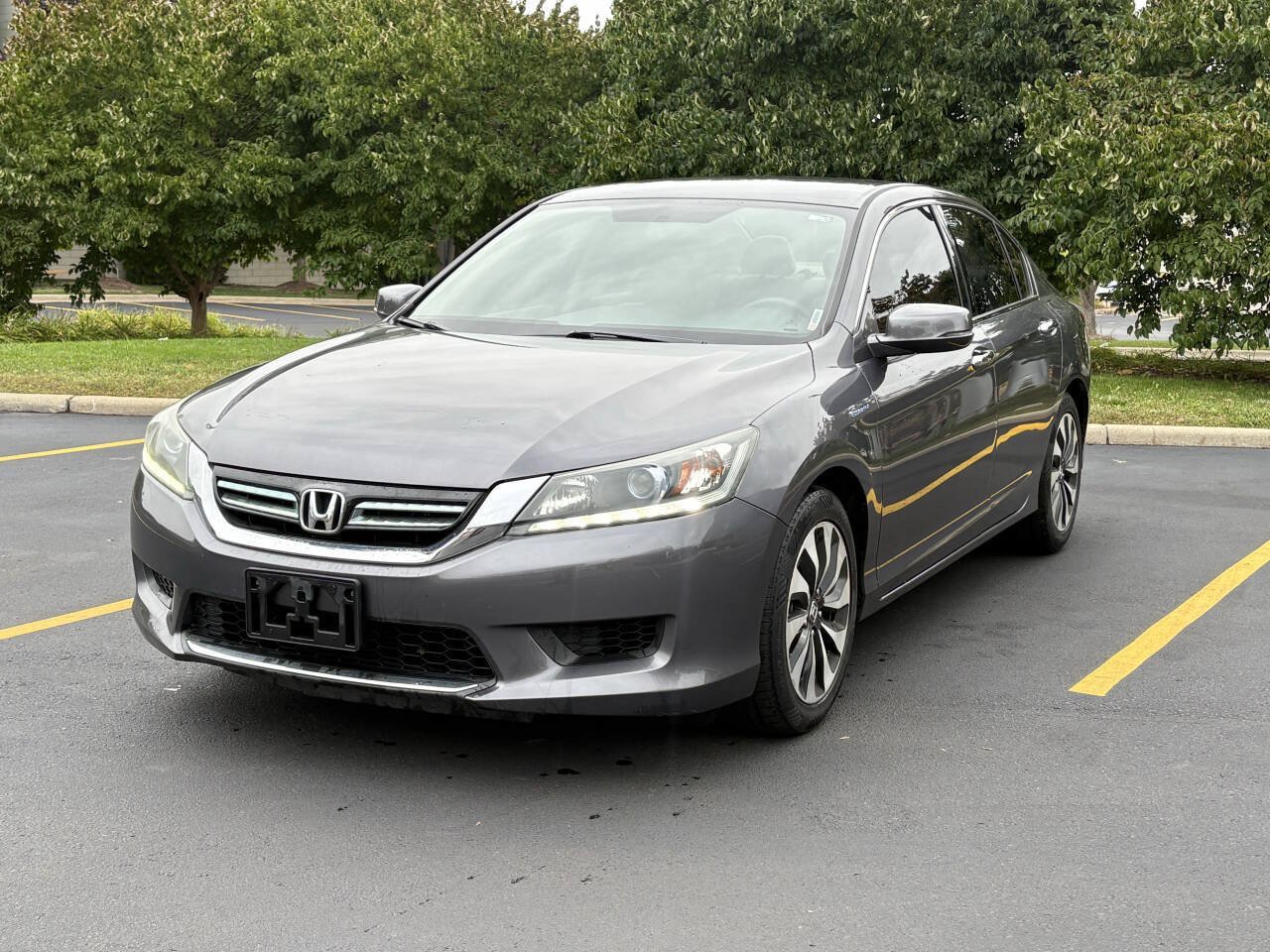Used 2015 Honda Accord Hybrid Sedan image 2