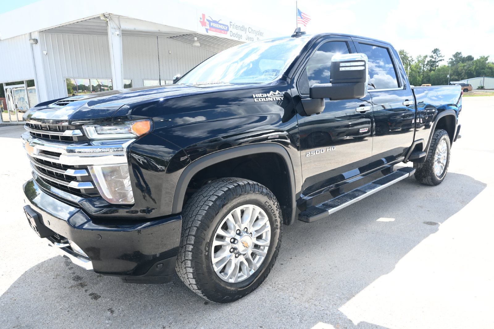 Used 2022 Chevrolet Silverado 2500 High Country w/ Technology Package AWD/4WD image 5