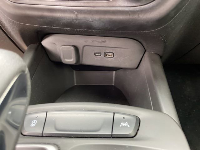 Used 2024 Chevrolet Trax RS FWD image 13