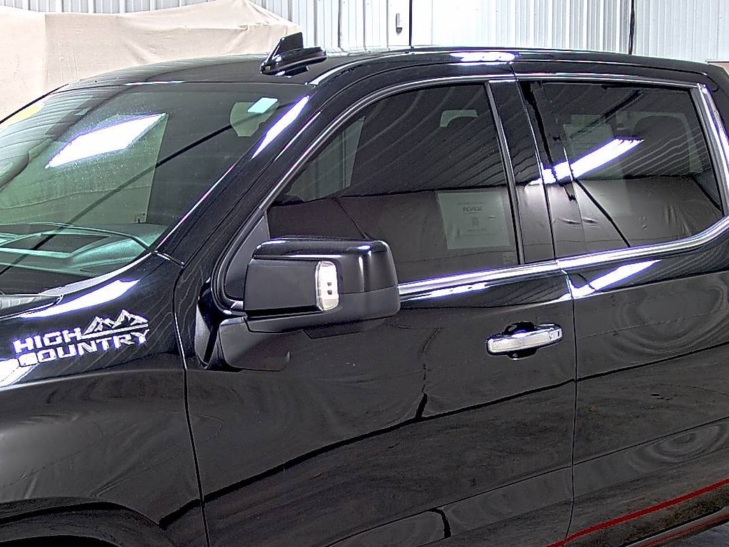 Used 2021 Chevrolet Silverado 1500 High Country w/ Technology Package image 8