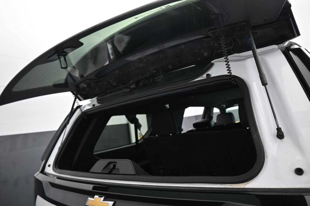 Used 2025 Chevrolet Suburban LT RWD image 43