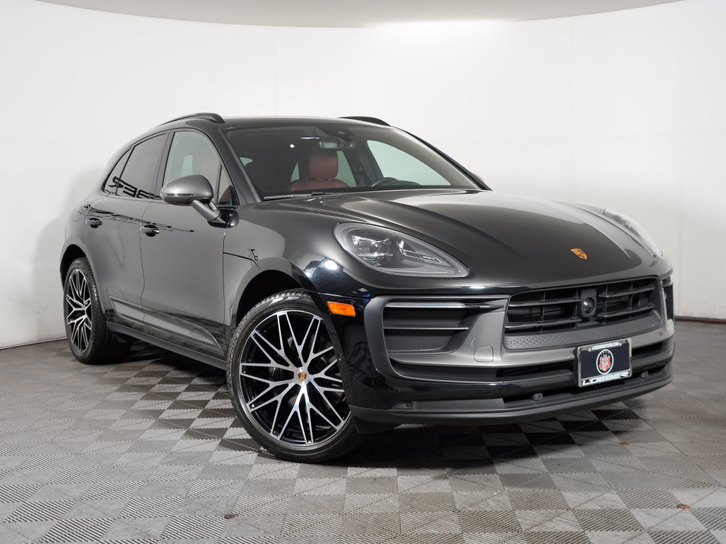 Certified 2023 Porsche Macan Turbo AWD/4WD image 9