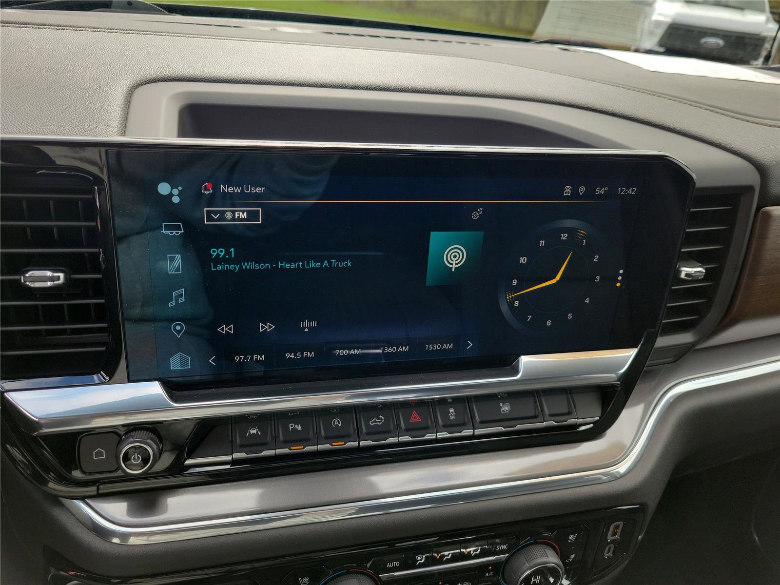 Used 2024 Chevrolet Silverado 1500 High Country w/ High Country Premium Package image 26