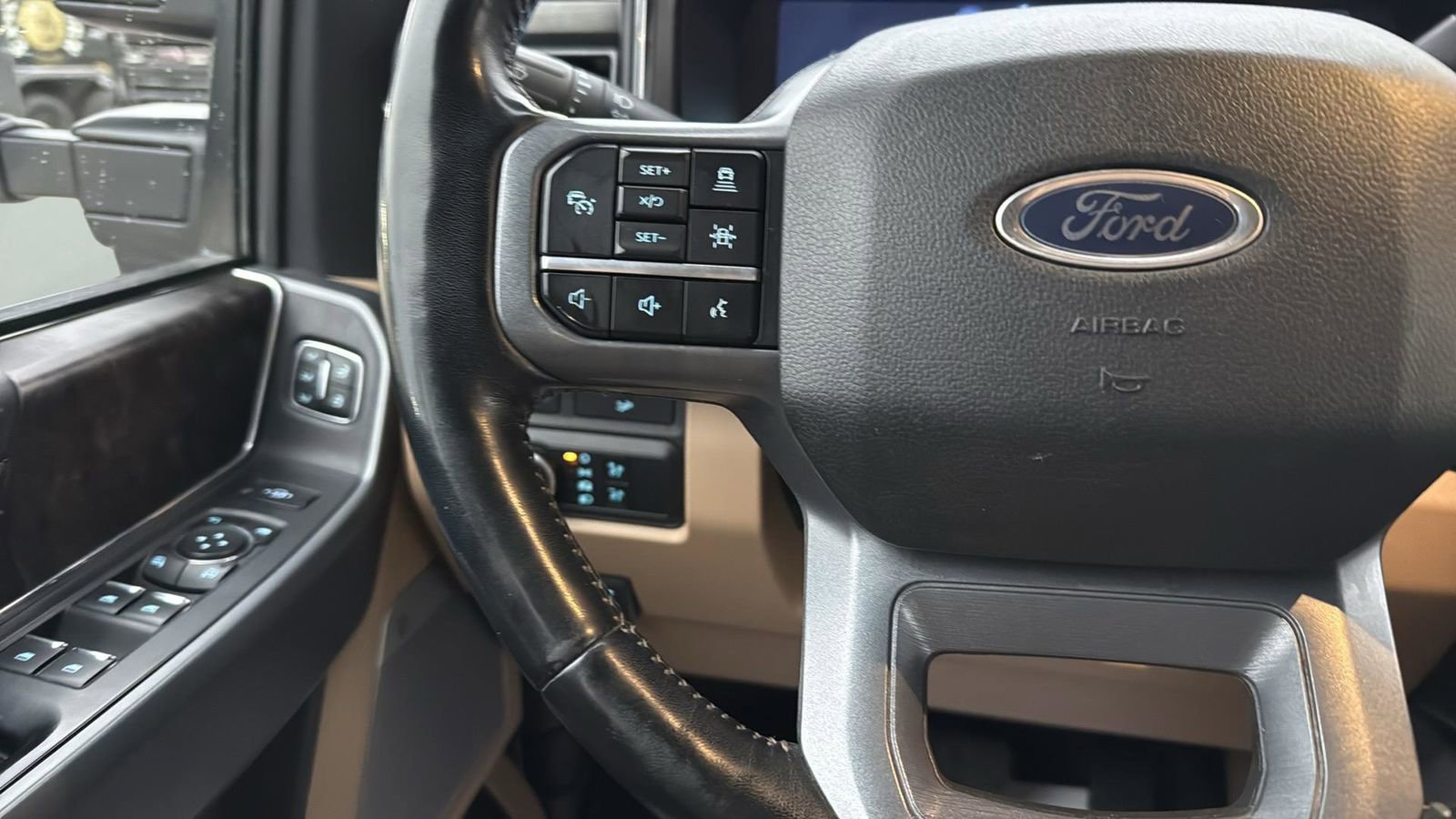 Used 2024 Ford F350 Lariat w/ Lariat Ultimate Package image 17