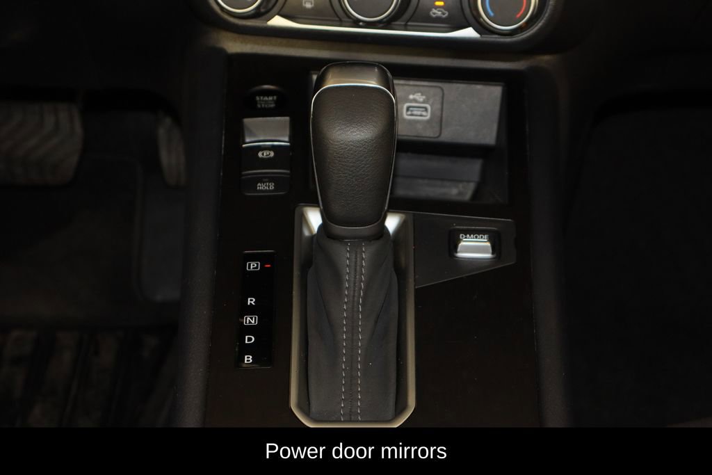 Used 2025 Nissan Kicks S image 13