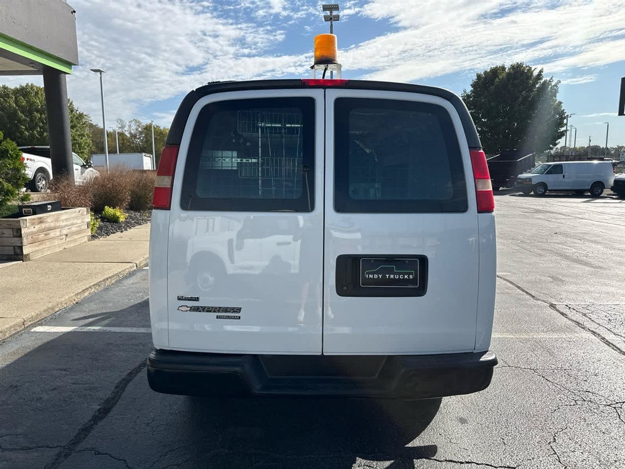 Used 2011 Chevrolet Express 2500 RWD image 7