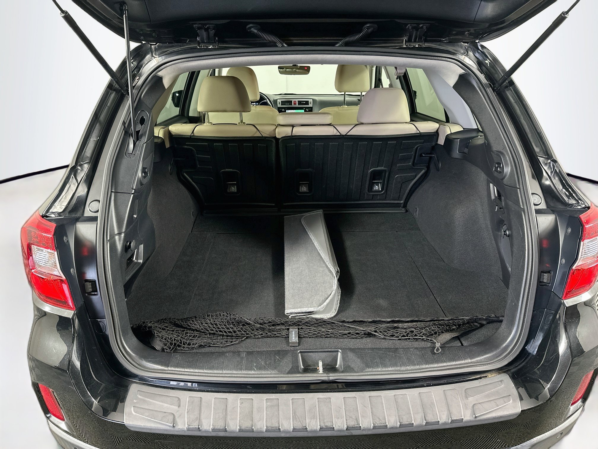 Used 2017 Subaru Outback 2.5i Limited AWD/4WD image 29