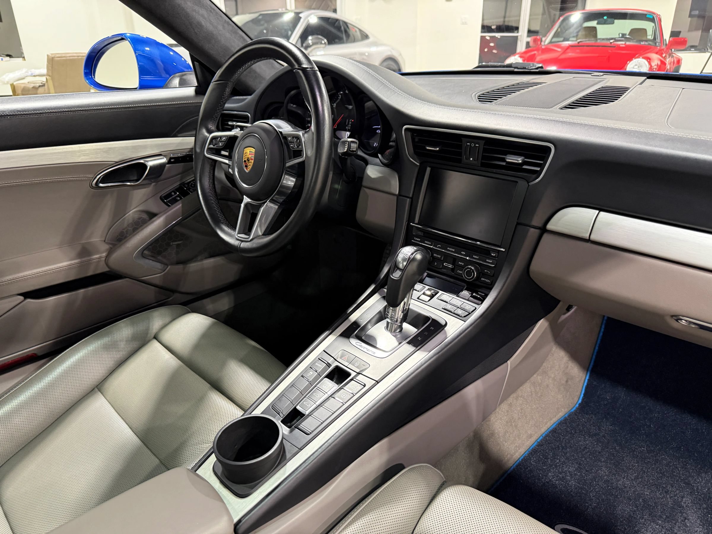 Used 2015 Porsche 911 Carrera image 38