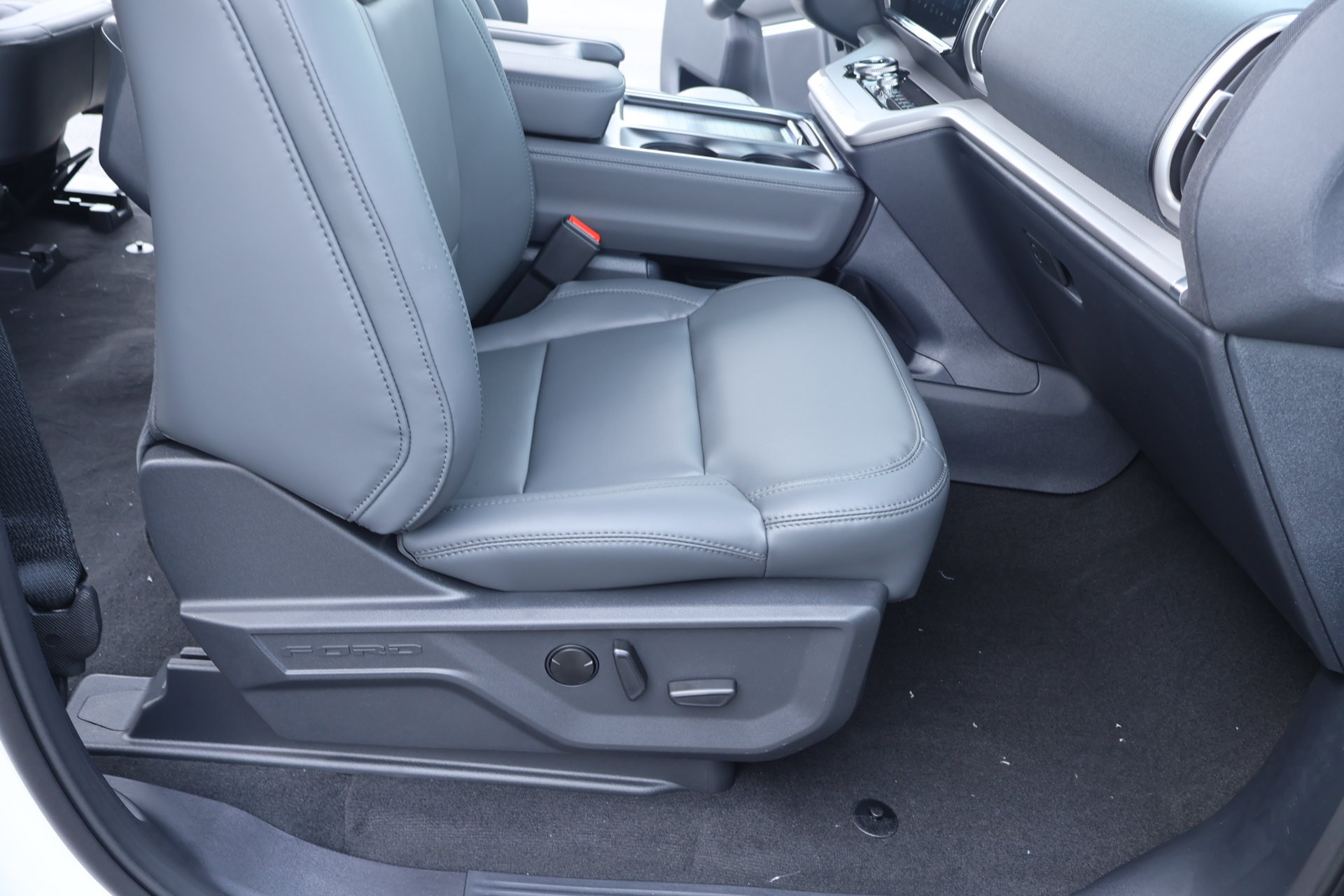 New 2027 Ford Expedition Active AWD/4WD image 15