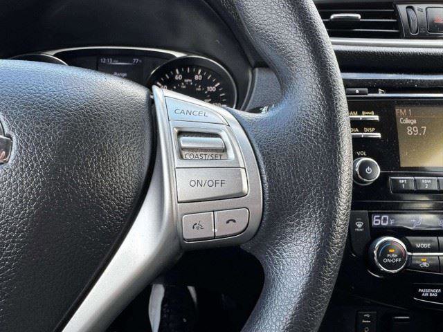 Used 2015 Nissan Rogue SV FWD image 26