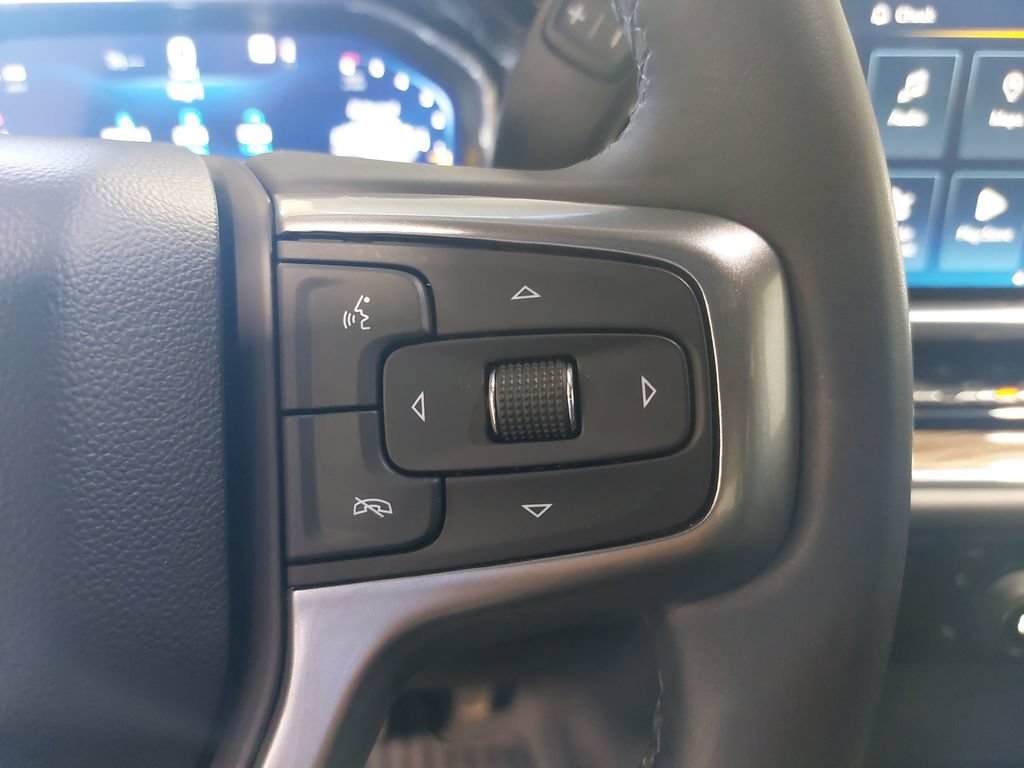 Used 2023 Chevrolet Silverado 1500 LT AWD/4WD image 17