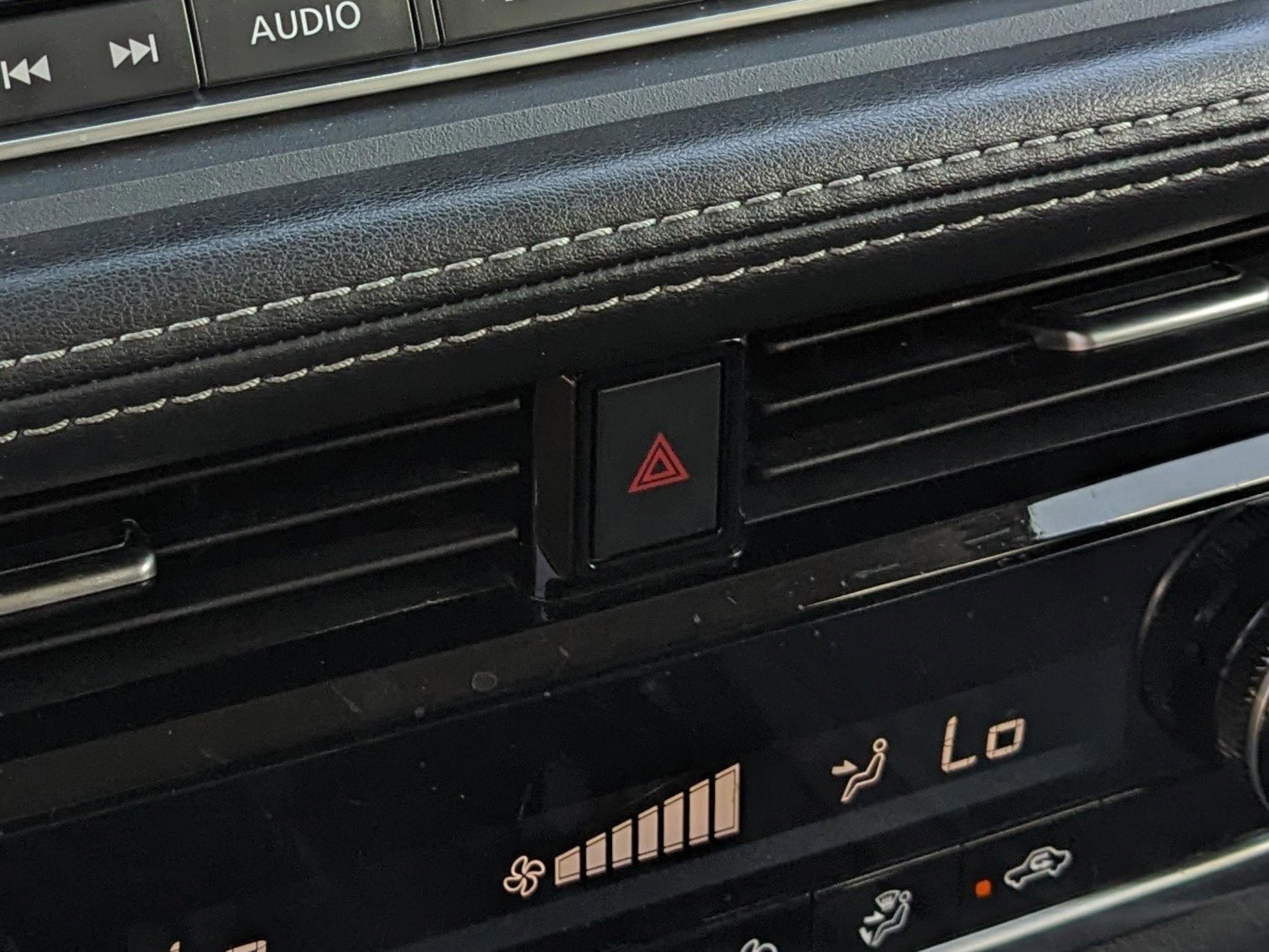 Used 2021 Nissan Rogue SV image 27