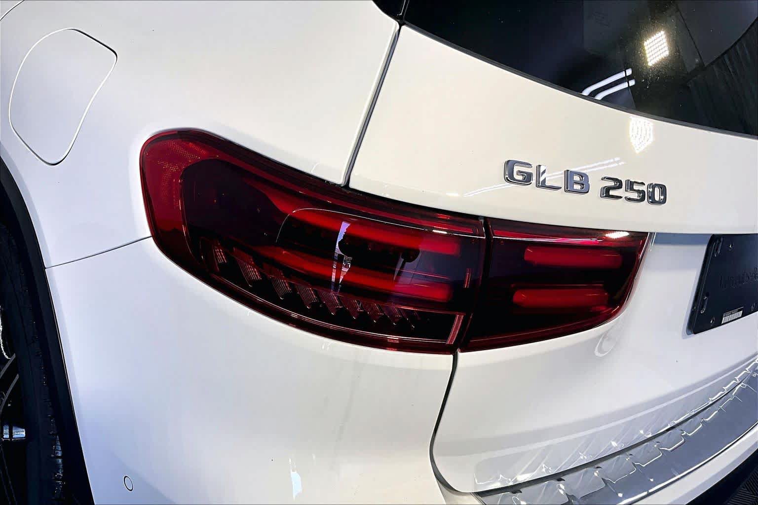 New 2026 Mercedes-Benz GLB 250 4MATIC image 5