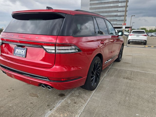 Used 2025 Lincoln Aviator Reserve w/ Luxury Package RWD image 3