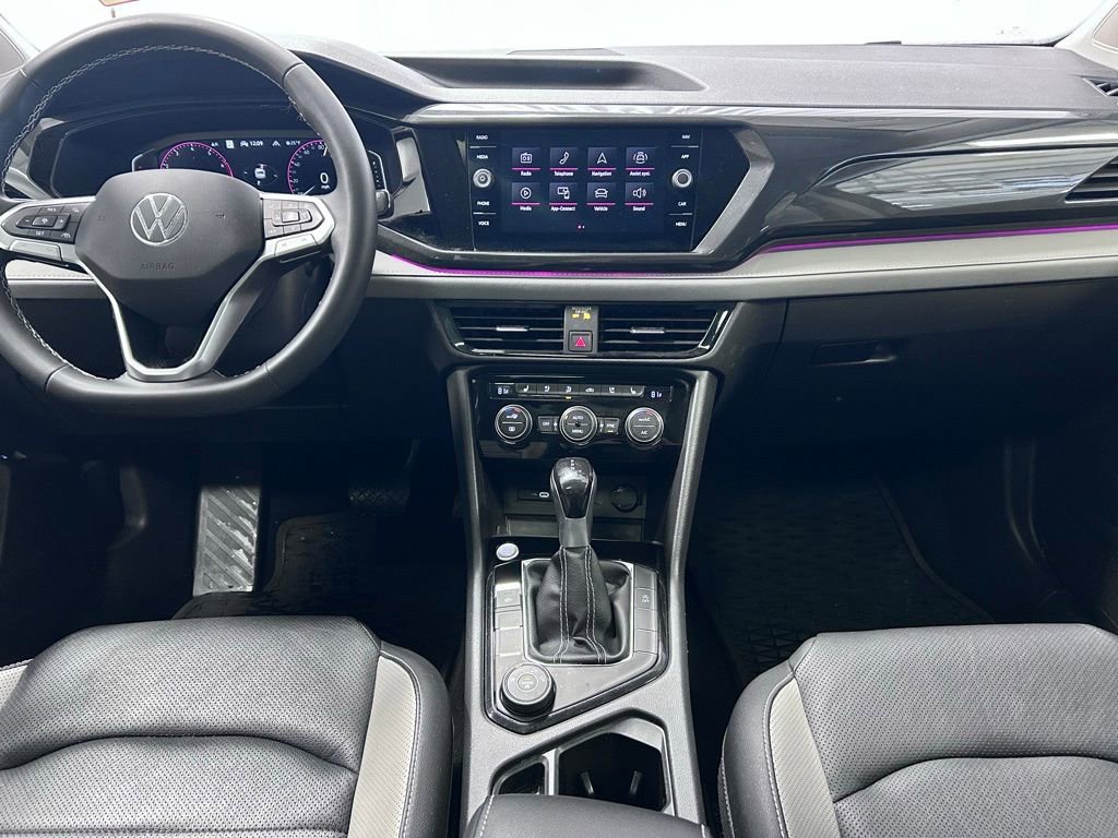 Used 2022 Volkswagen Taos SEL image 13