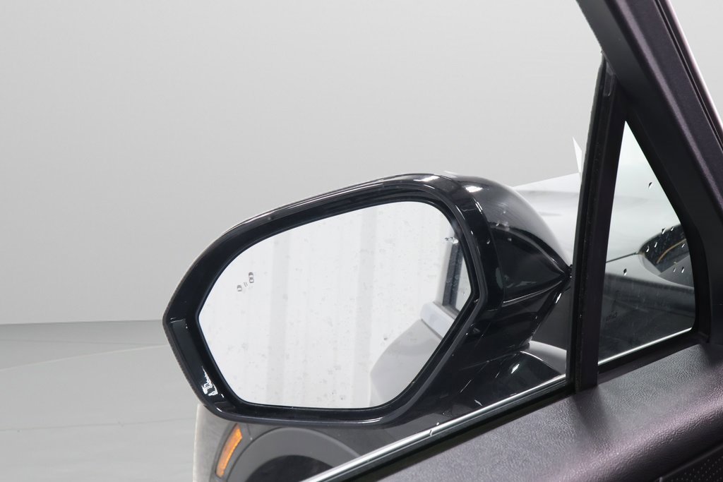 Used 2023 Lincoln Corsair Reserve image 23