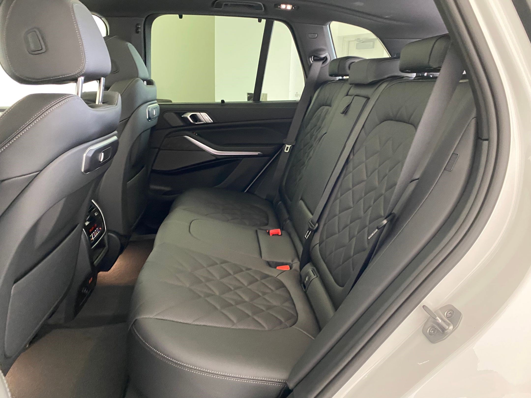 New 2026 BMW X5 xDrive40i w/ Premium Package image 13