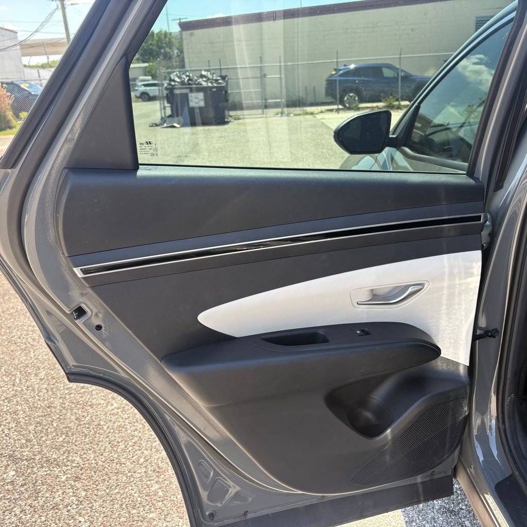 Used 2024 Hyundai Tucson SE image 12