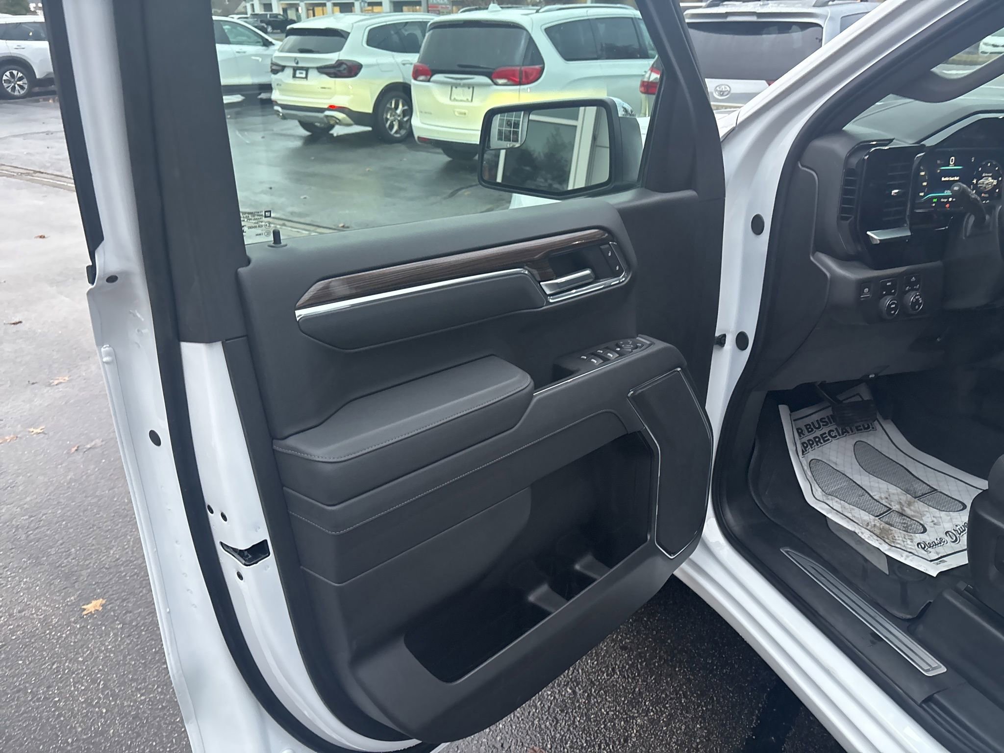 Used 2025 Chevrolet Silverado 1500 LT w/ Protection Package AWD/4WD image 24