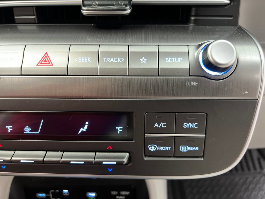 Used 2025 Hyundai Kona SEL FWD image 54
