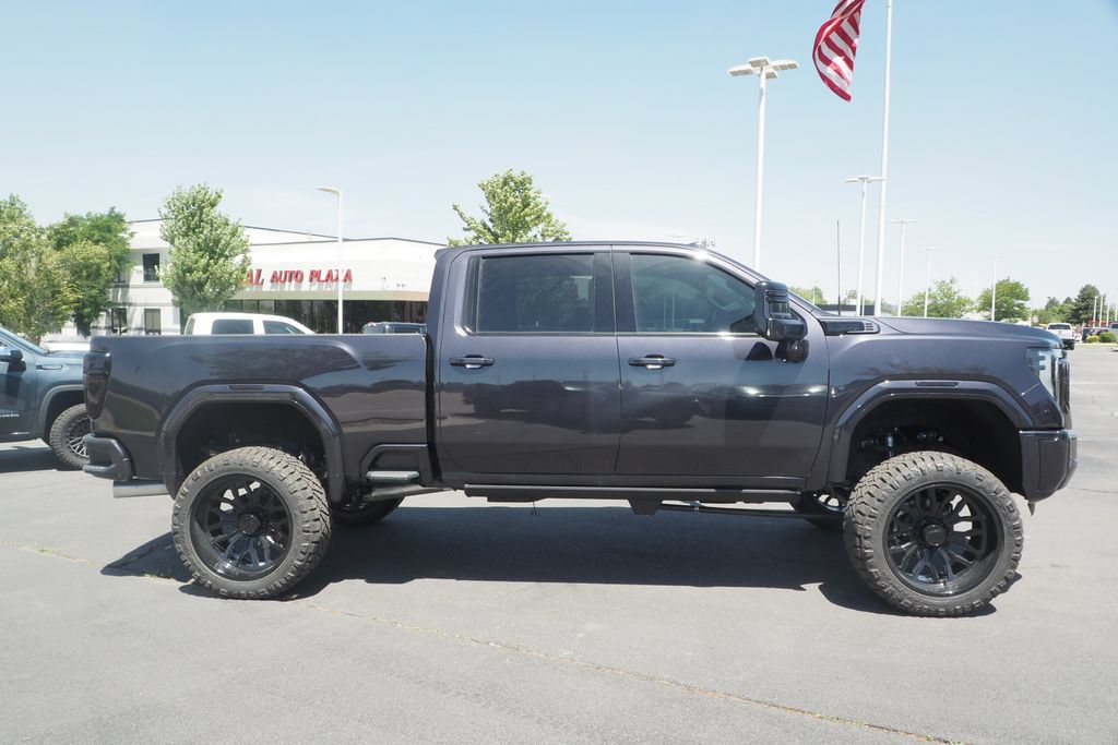 Used 2026 GMC Sierra 3500 Denali w/ Technology Package AWD/4WD image 8
