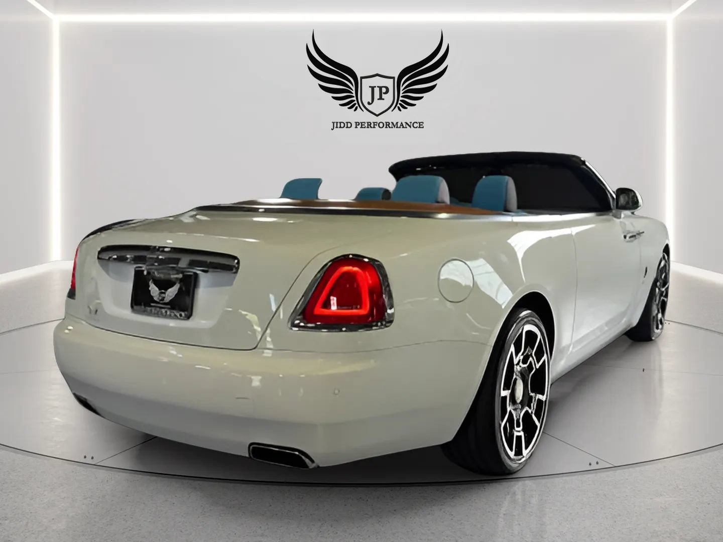 Used 2016 Rolls-Royce Dawn RWD image 14