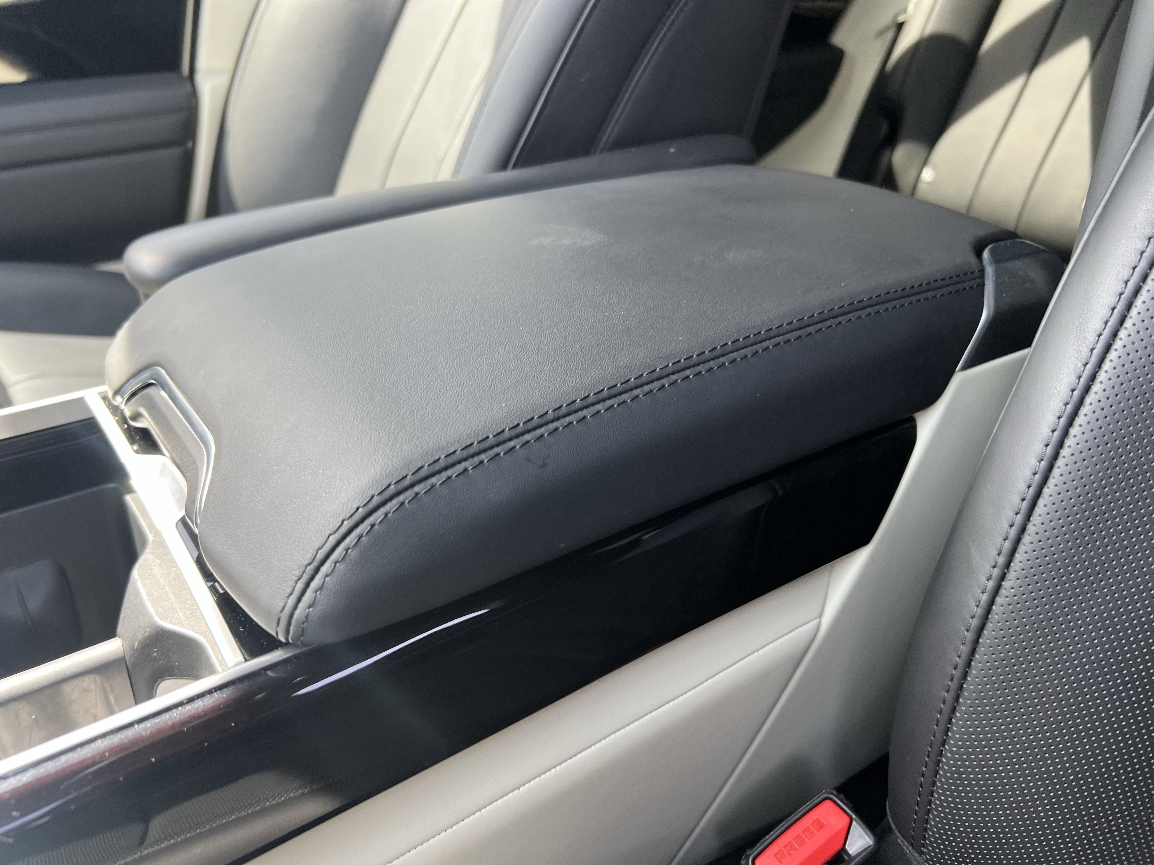 Certified 2024 Land Rover Range Rover SE image 27