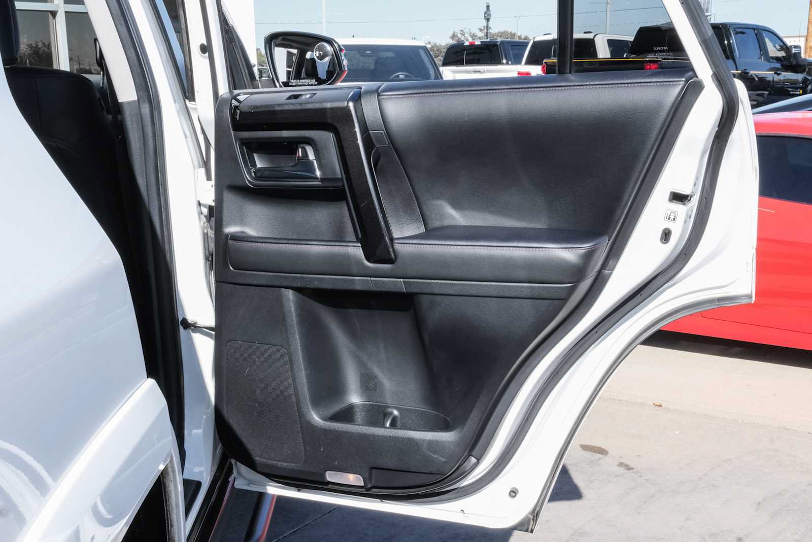 Used 2020 Toyota 4Runner Venture w/ Moonroof Package AWD/4WD image 37