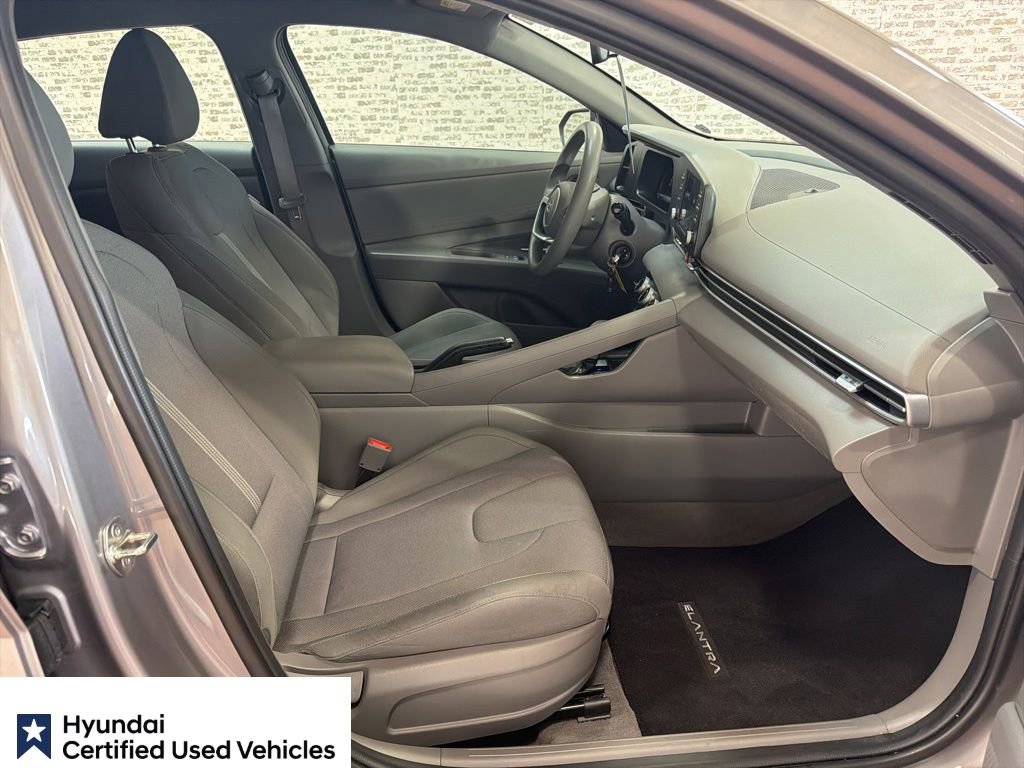Certified 2024 Hyundai Elantra SE FWD image 14