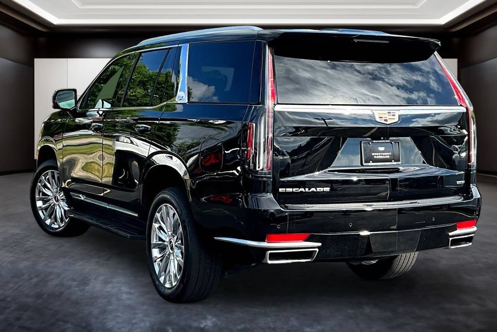 Used 2023 Cadillac Escalade Premium Luxury w/ LPO, Floor Liner Package AWD/4WD image 4