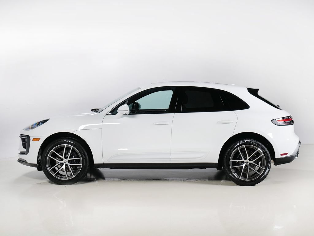 Certified 2026 Porsche Macan AWD/4WD image 2