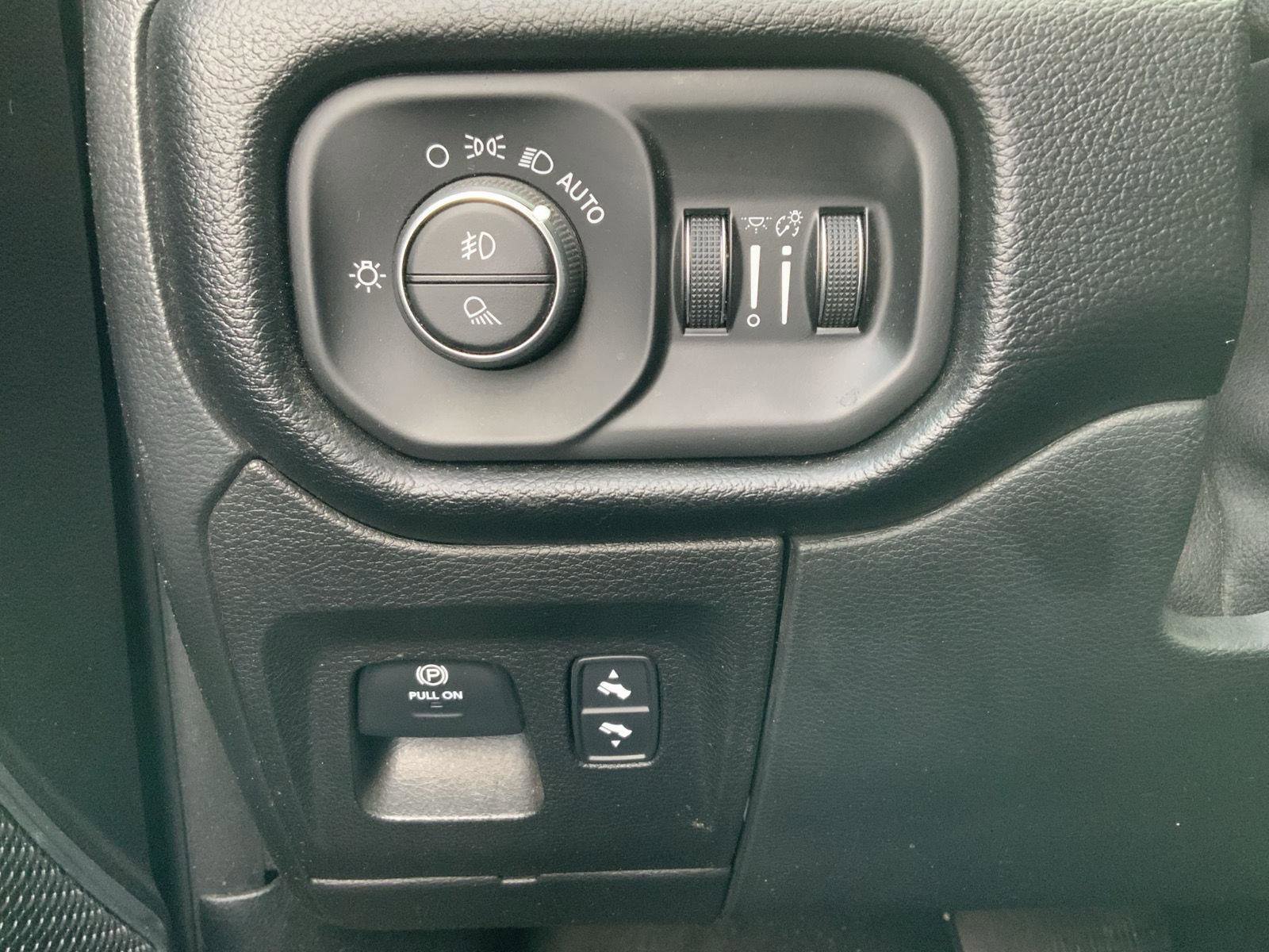 Used 2020 RAM 1500 Laramie image 33