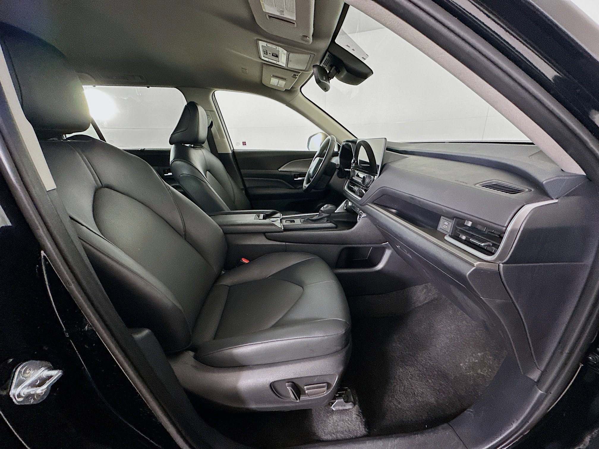 Used 2025 Toyota Grand Highlander AWD image 33