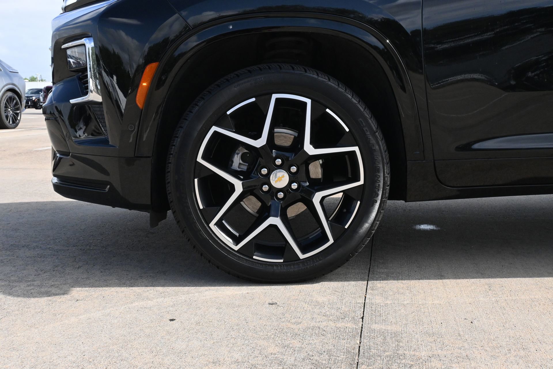Used 2025 Chevrolet Traverse High Country FWD image 29