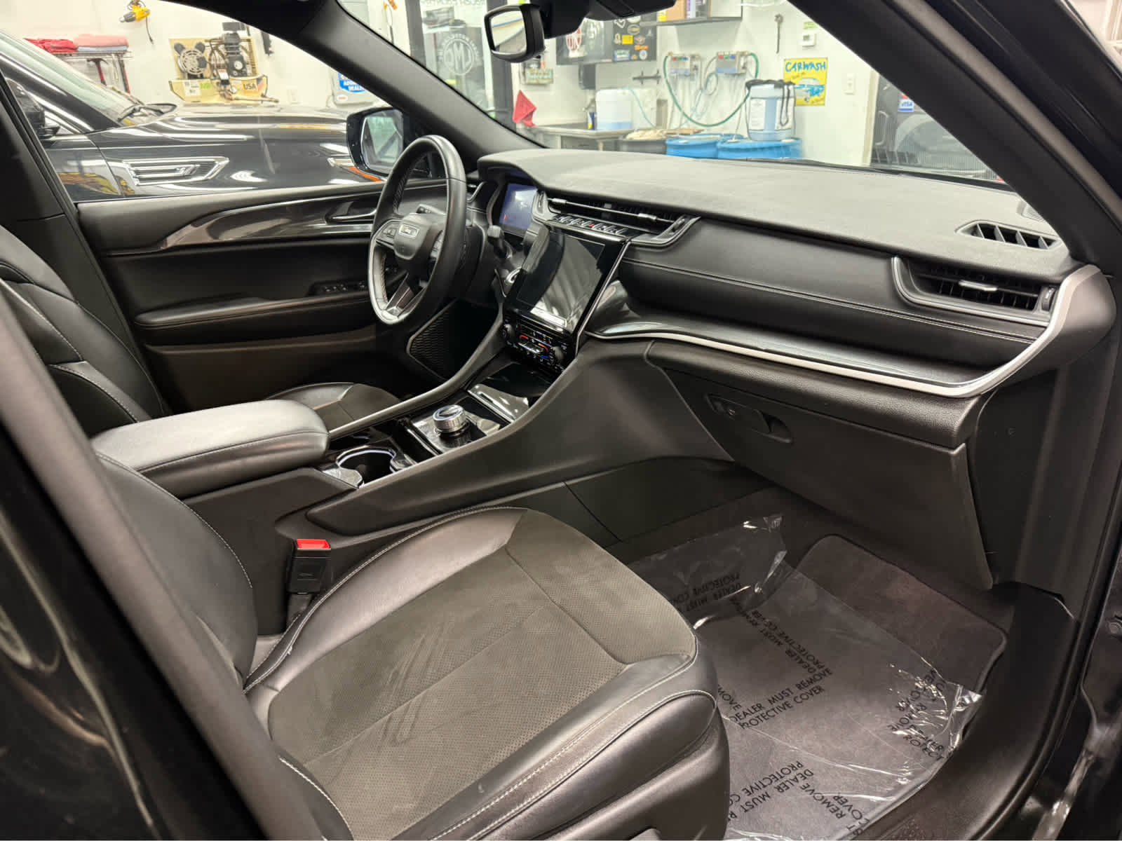 Used 2021 Jeep Grand Cherokee L Laredo AWD/4WD image 28