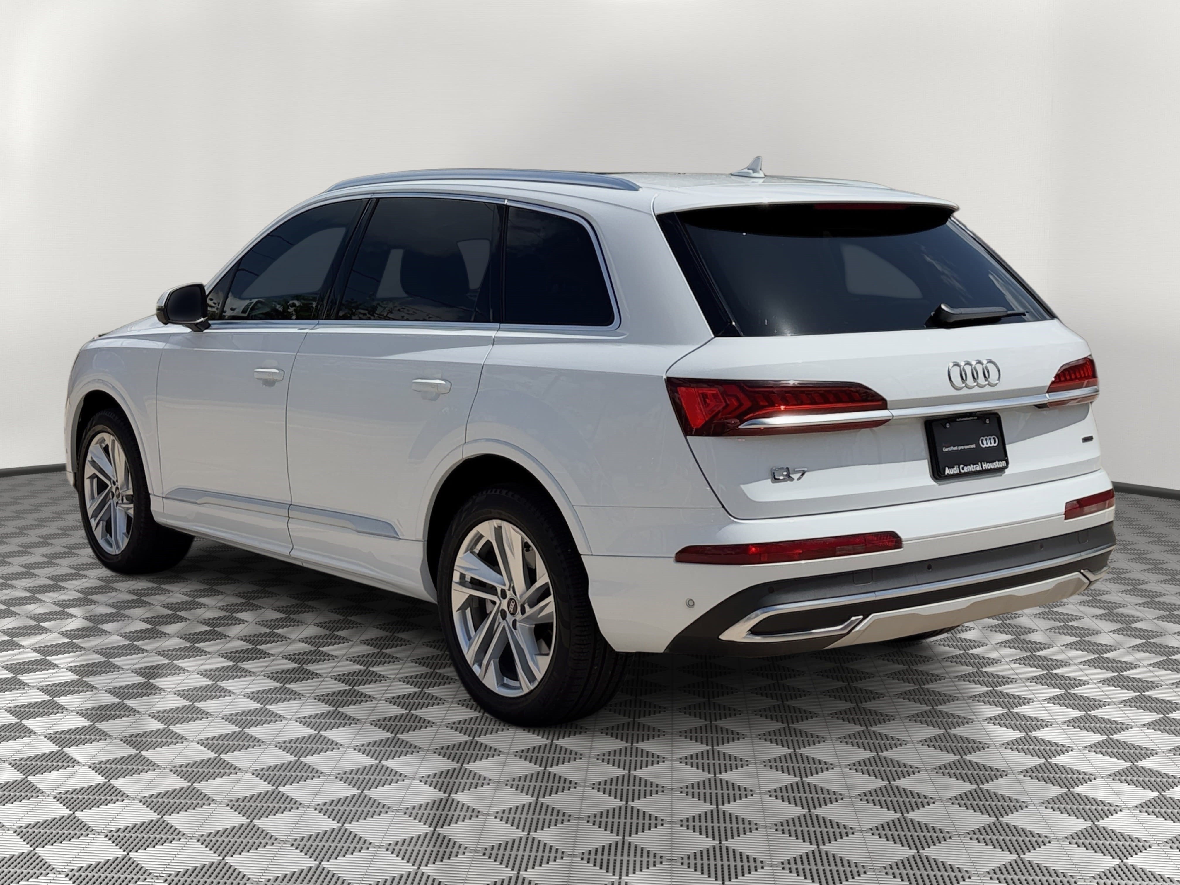 Certified 2024 Audi Q7 2.0T Premium Plus w/ Premium Plus Package AWD/4WD image 3