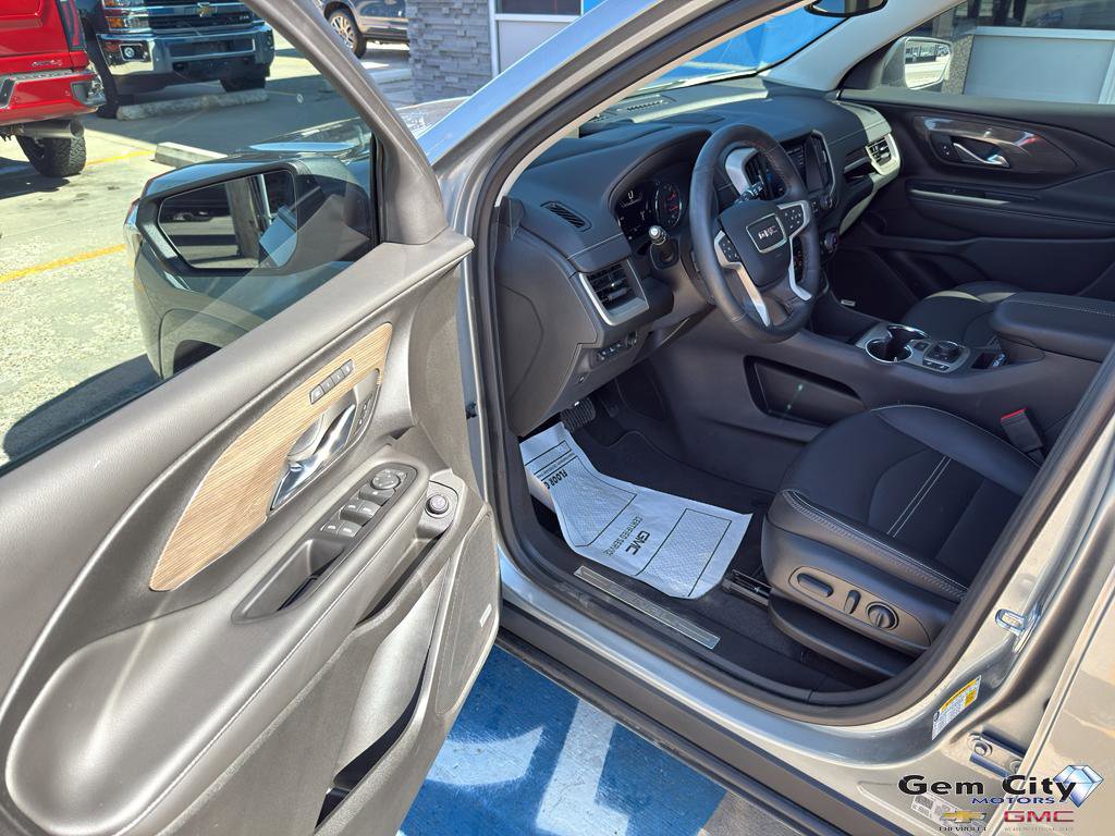 Used 2023 GMC Terrain Denali image 17