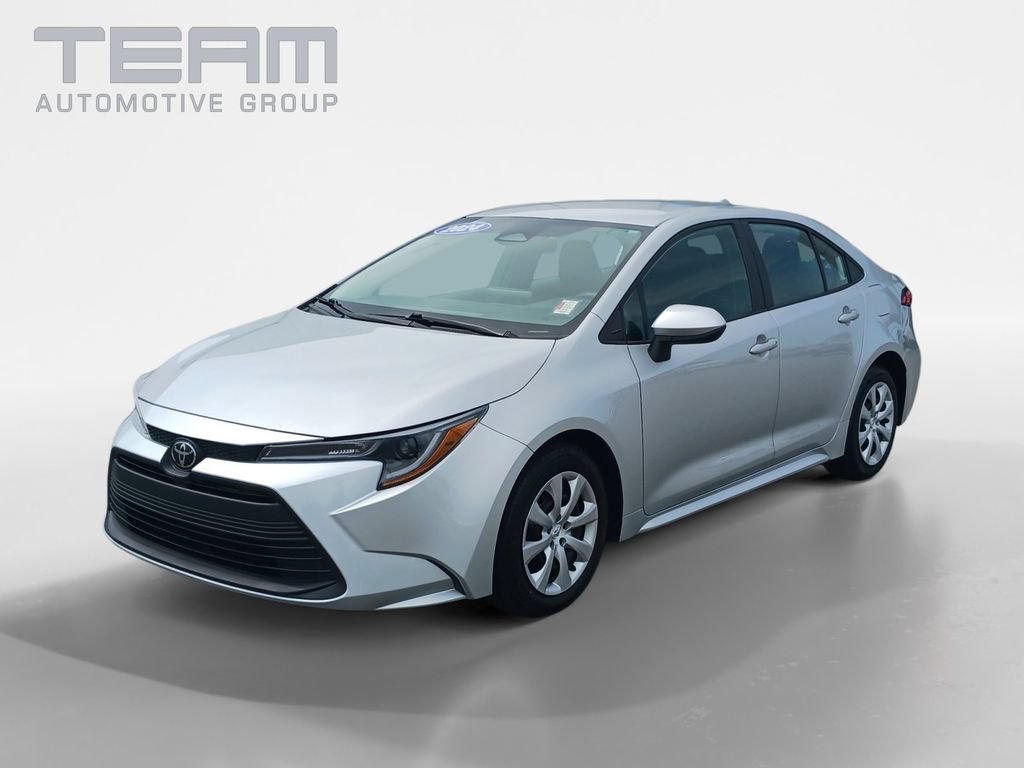 Used 2024 Toyota Corolla LE FWD image 3