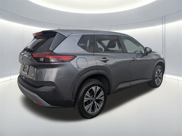 Used 2023 Nissan Rogue SV image 2
