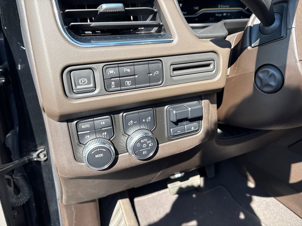 Used 2022 GMC Yukon SLT w/ SLT Luxury Package image 13