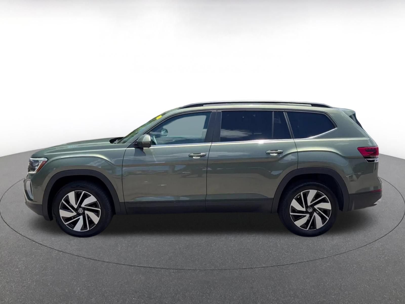 Used 2026 Volkswagen Atlas SE FWD image 7