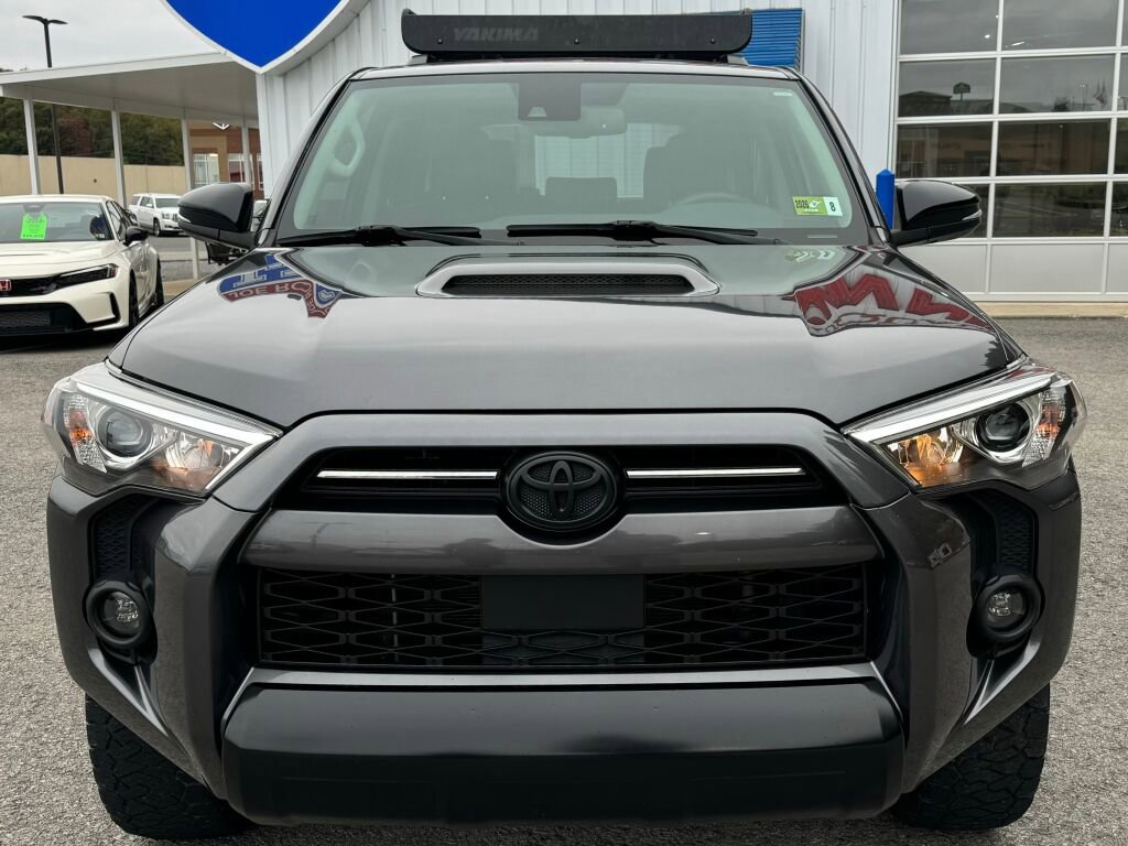 Used 2021 Toyota 4Runner Venture w/ Moonroof Package image 2