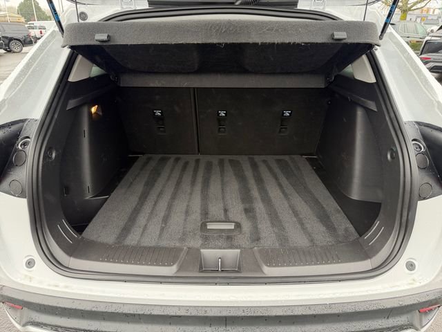 Used 2025 Chevrolet Trax LT w/ LT Convenience Package image 31