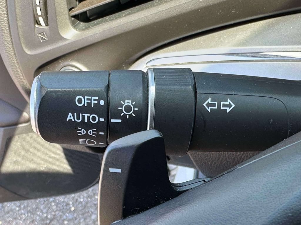 Used 2020 Acura ILX w/ Premium Package FWD image 23