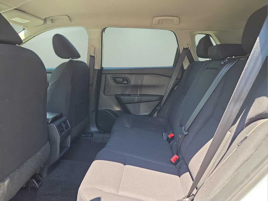 Used 2024 Nissan Rogue S AWD/4WD image 8