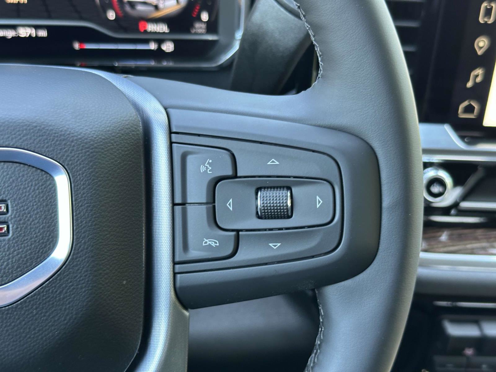 New 2025 GMC Sierra 1500 SLE w/ Preferred Package image 8