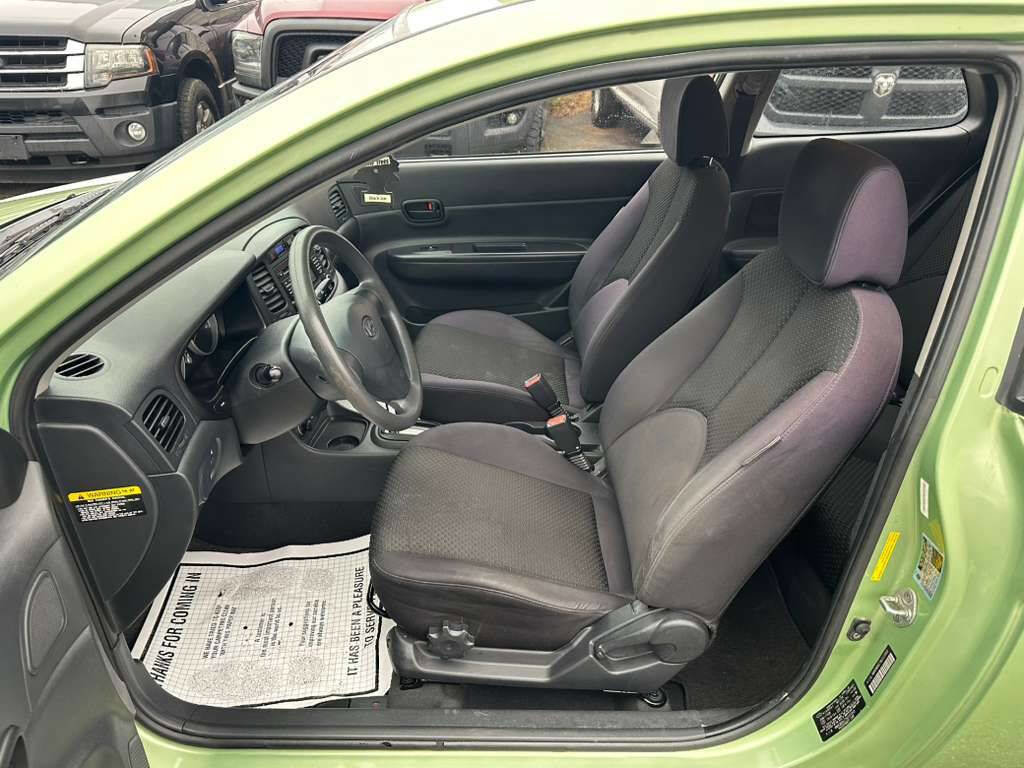 Used 2010 Hyundai Accent GS w/ Premium Pkg 3 image 10