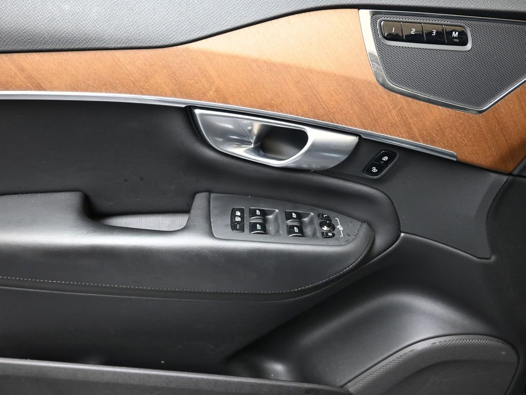 Certified 2024 Volvo XC90 B6 Plus image 20